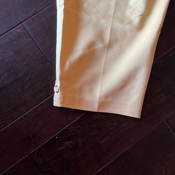 Rafaela curvy women’s capris - Picture 7 of 9